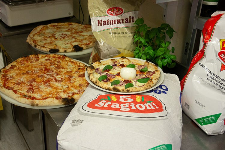Lo Sbrano utilizza farine Le 5 Stagioni, la linea professionale per pizzeria di Agugiaro&Figna Molini (Ambruosi e Barberis Giovani pizzaioli di talento)