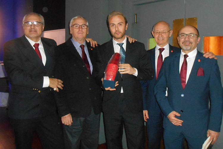 Carmine Lamorte, Alfredo Raineri (segretario nazionale Abi), Alex Siliberto con il Premio di sezione 2015, Silvio Borghesan, Fiorenzo Colombo