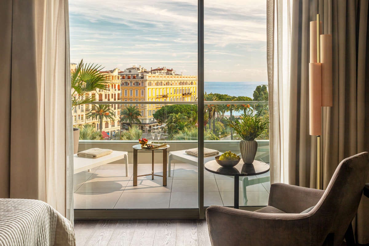 il panorama da una delle Junior Suite dell'hotel Anatara arriva in Francia: apre l’Hotel Anatara Plaza a Nizza