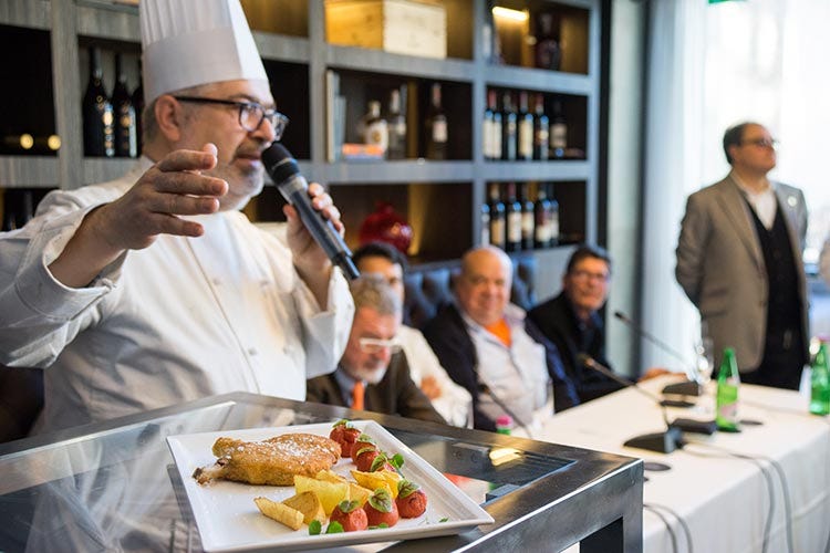 Crisi del pranzo di lavoro a Milano: quali sono le cause e le possibili soluzioni
