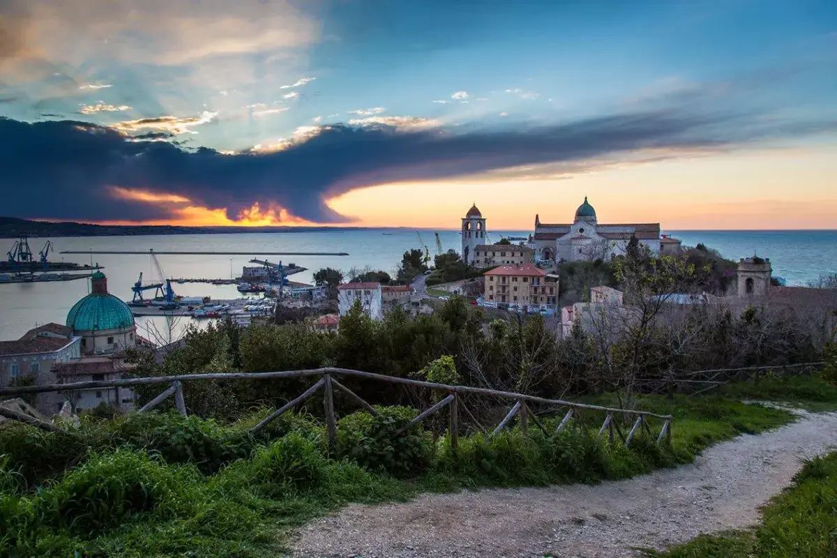 Il Festival vero e proprio si dipana nel fine settimana del 21 e 22 maggio 