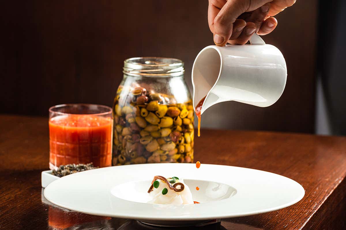 Tagliatelle di seppia alla puttanesca