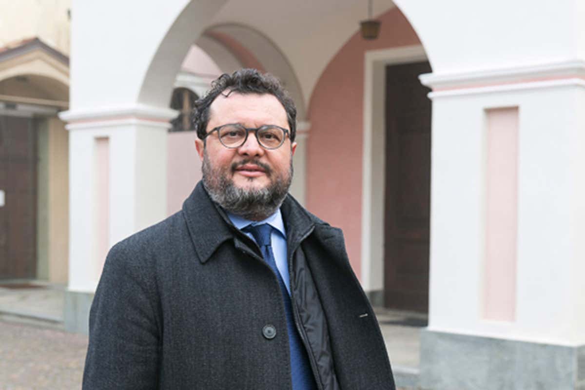 Angelo Radica La lotta al cancro penalizza il vino e l&rsquo;enoturismo. Allarme di Citt&agrave; del Vino