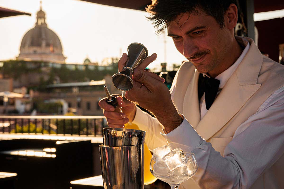 Fra pesce fresco, gelati e nuova terrazza: l'estate a Roma dell'Hotel d'Inghilterra 