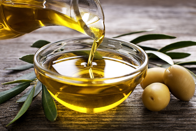 Annata difficile per l’olio d’olivaIn Italia la produzione cala del 60% Annata difficile per l’olio d’olivaIn Italia la produzione cala del 60%