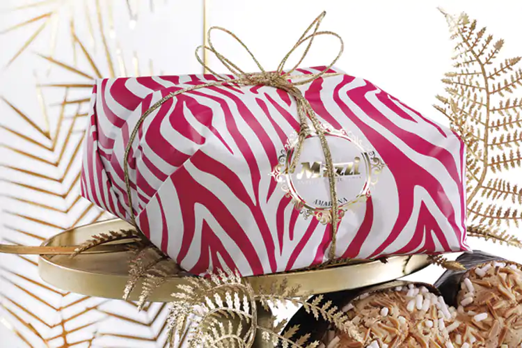 Pasticceria Muzzi, inno alla libertà con la colomba animalier