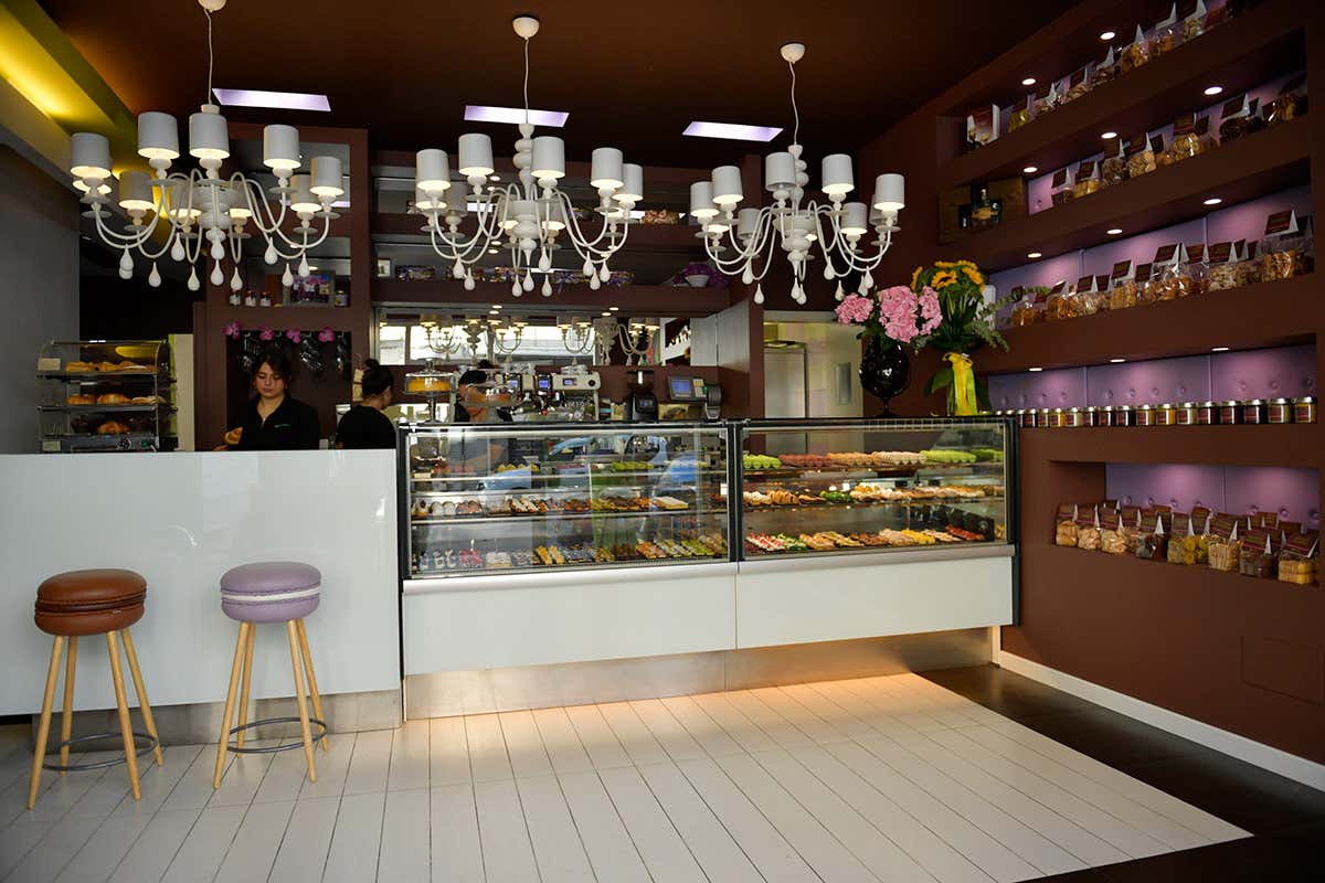 Pasticceria Daloiso Pasticceria Daloiso a Barletta, estro artistico ed energia