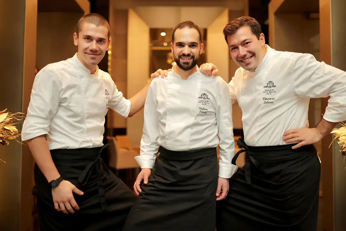 Da sinistra, Antonio Lebano, Stefano Trovisi e Vincenzo Lebano La Grande Merenda dell'Excelsior Hotel Gallia rende più dolce il Natale