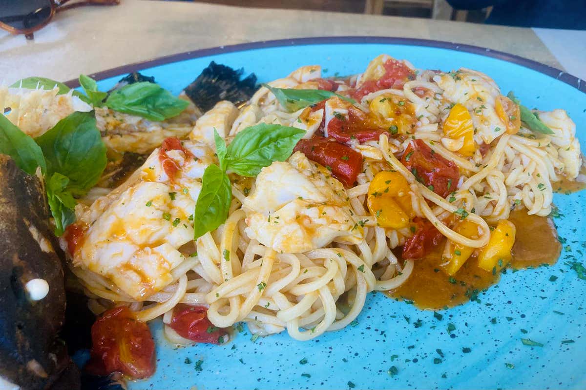 Mangiare buon pesce nel ristorante costruito sull’acqua “ferrosa” di Acireale Mangiare buon pesce nel ristorante costruito sull’acqua “ferrosa” di Acireale