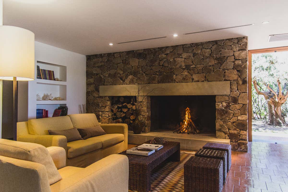 La Sardegna più magica? Anche ad ottobre, tra le spiagge segrete di Chia e mirto in fiore