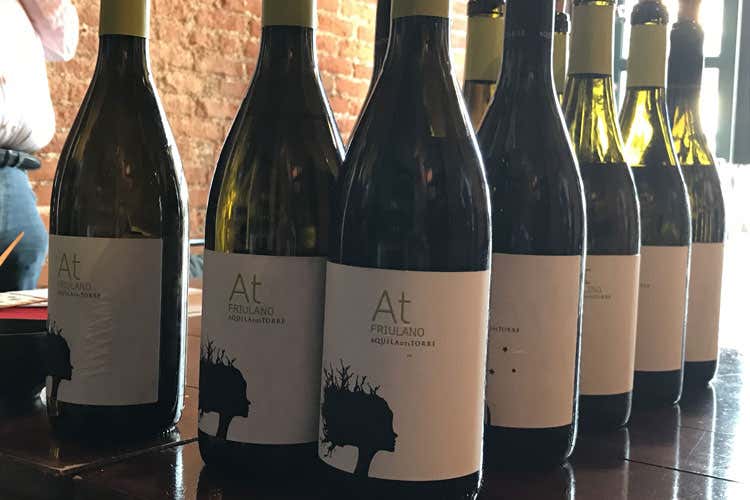 (Aquila del Torre, territorio e biodinamica Sei vitigni per 65mila bottiglie all'anno) (Aquila del Torre, territorio e biodinamica Sei vitigni per 65mila bottiglie all'anno)