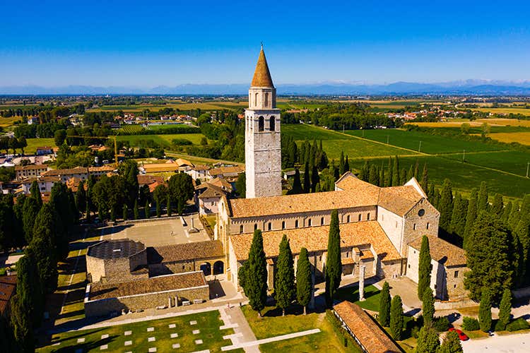 Una veduta aerea di Aquileia - Aquileia, cibo e vino spingono l'economia della bellezza Una veduta aerea di Aquileia - Aquileia, cibo e vino spingono l'economia della bellezza
