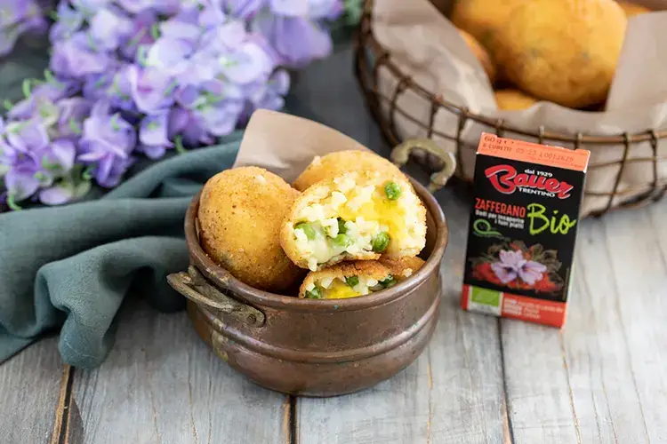 Arancinette con piselli, mozzarella e Dado allo Zafferano Bio Bauer