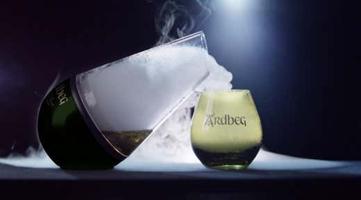 La Foschia Costiera Scozzese E Da Bere Con Il Whisky Single Malt Ardbeg Haar Italia A Tavola