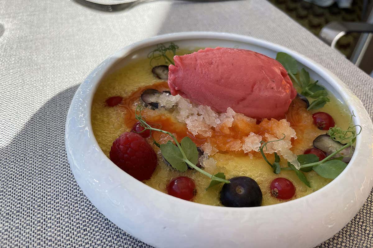 Granita di pesca, sorbetto di lampone e fragola