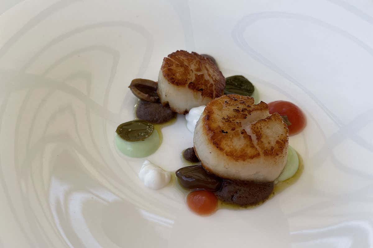 Degustazioni al posto della carta e lotta allo spreco: la ripartenza di Aroma Ristorante