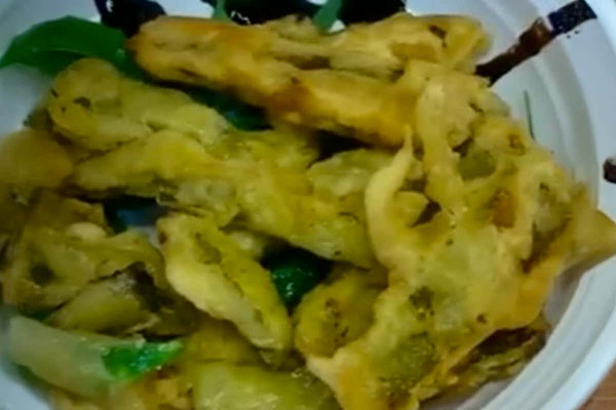 Ha lasciato tutto per vivere a Filicudi senza corrente: la storia di Gisbert Lippelt