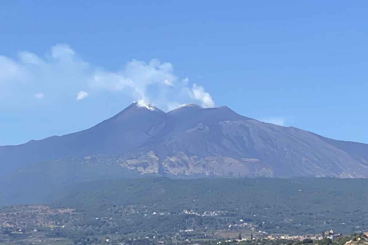 Il turismo del vino che non sacrifica il territorio: il modello Etna Il turismo del vino che non sacrifica il territorio: il modello Etna