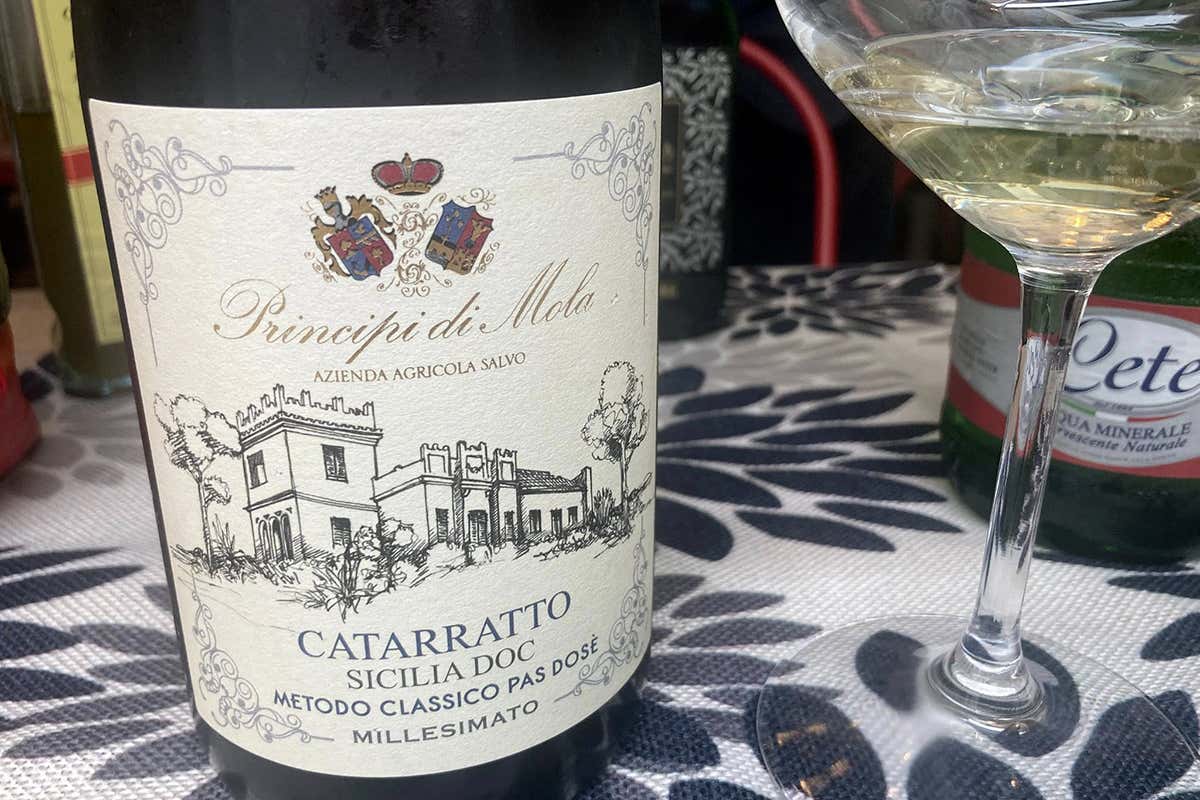 Il ristorante dove mangiare buon pesce e farsi “Quattro Calici” a Messina