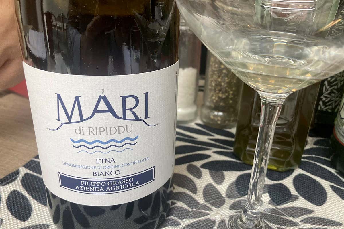 Il ristorante dove mangiare buon pesce e farsi “Quattro Calici” a Messina