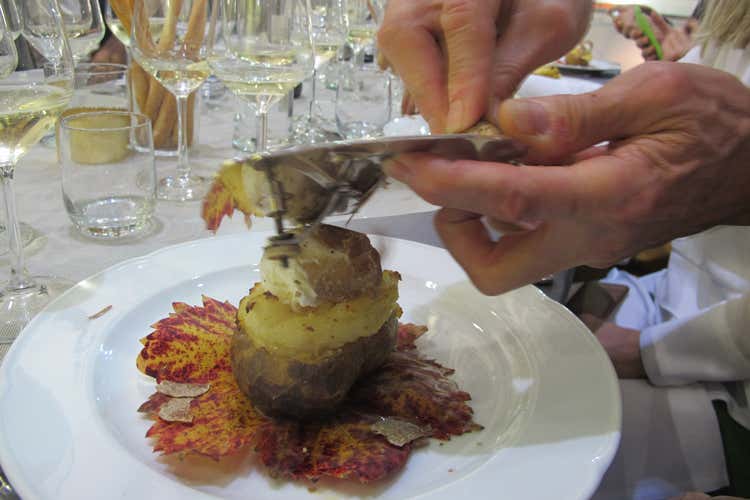 (Artissima tra cibo, vino e arte All&rsquo;Oval di Torino appagati i 5 sensi)