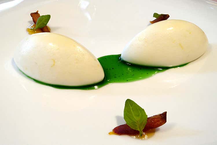 Semifreddo al bergamotto con datteri e caramello al basilico - Aspettando la primavera... Una cena a Les Petites Madeleines