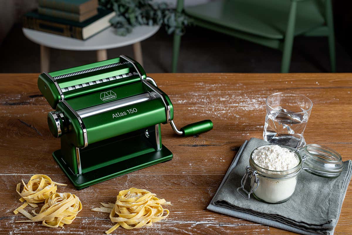 Biscotti e pasta fatta in casa: alcune idee regalo per passare un Natale creativo in cucina Biscotti e pasta fatta in casa: alcune idee regalo per passare un Natale creativo in cucina