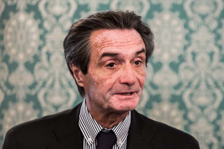 Attilio Fontana - Il Governo abdica alle Regioni De Luca: Non firmo, poca sicurezza