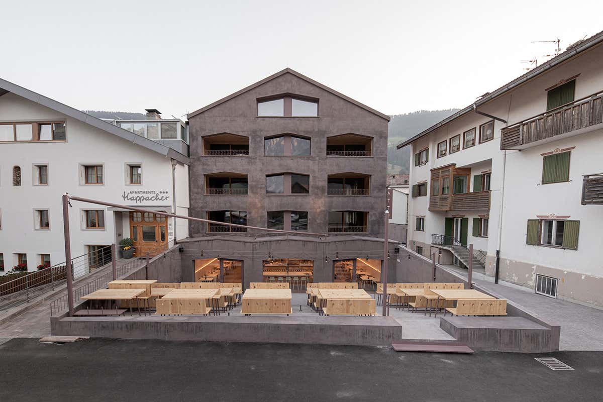 Due strutture dove passare l'inverno a San Candido tra design e benessere alpino