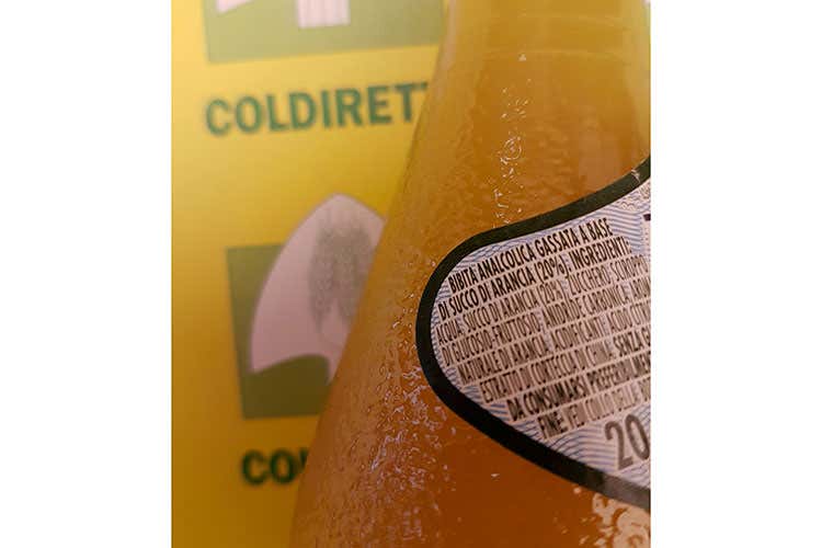 (Aumenta il succo nelle aranciate Dal 12 al 20% dopo 60 anni di stop) (Aumenta il succo nelle aranciate Dal 12 al 20% dopo 60 anni di stop)