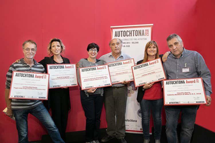 (Autoctoni che Passione Riconoscimento a sei etichette) (Autoctoni che Passione Riconoscimento a sei etichette)