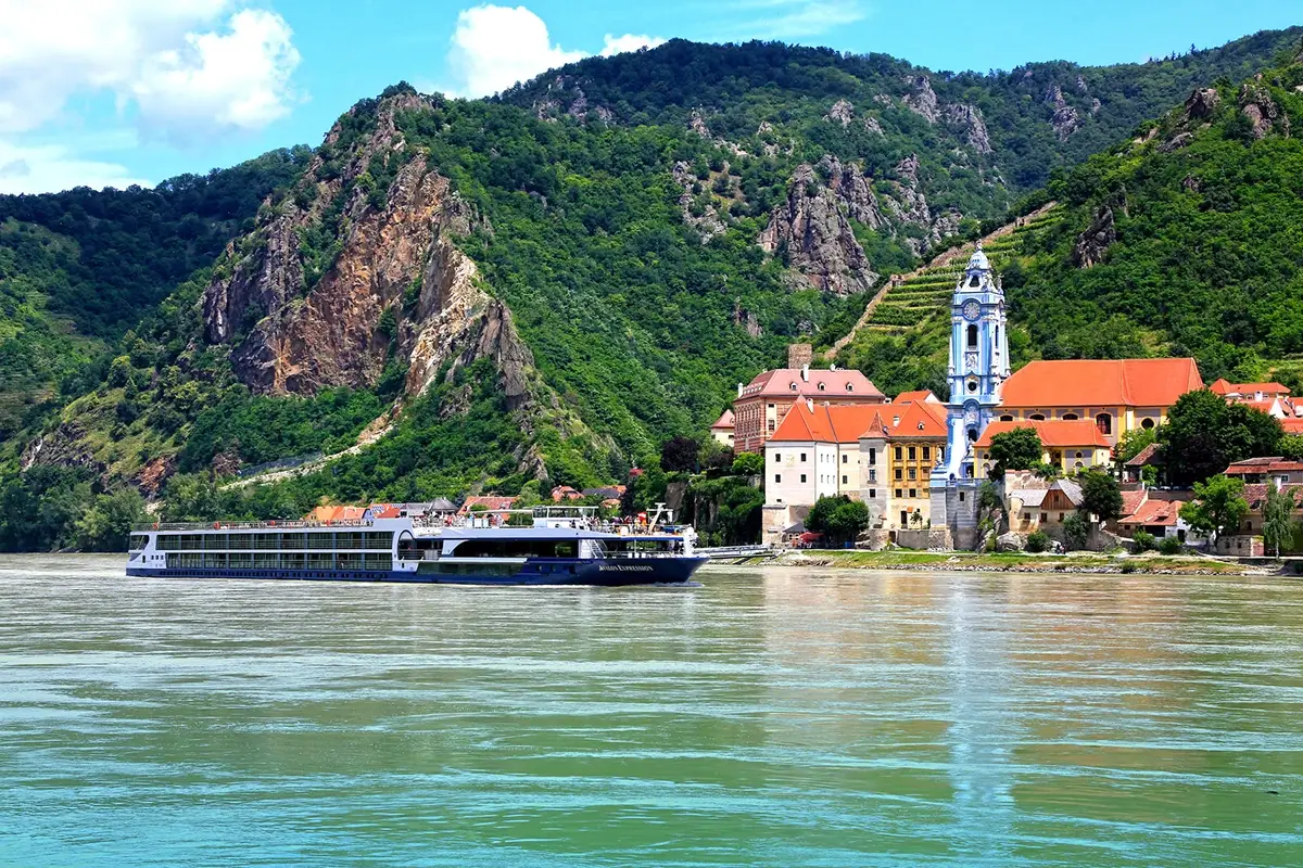 La magia dei grandi fiumi con Avalon Waterways. Fonte: Facebook Vacanze a scorrimento lento? Prova la crociera di lusso sui fiumi