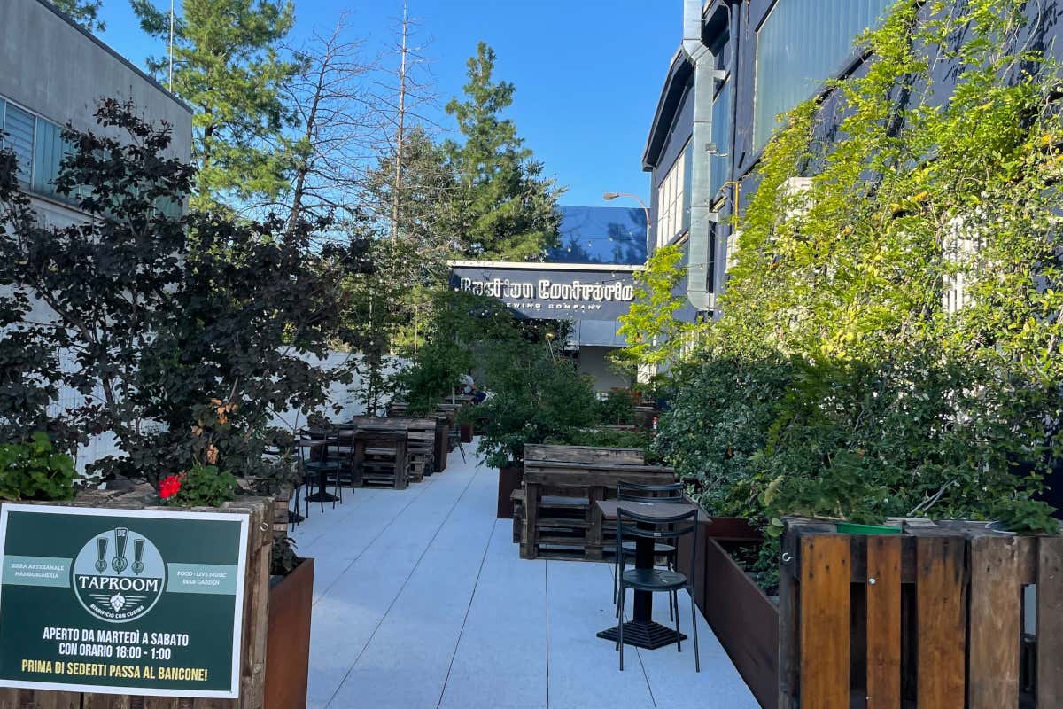 BastianContrario, il birrificio che racconta Parma tra pub, taproom e memoria storica