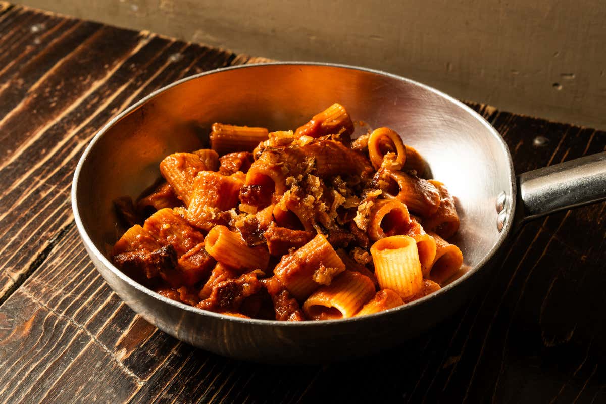 Non solo pasta: l’amatriciana si reinventa (anche) fra risotti, pizze e cocktail