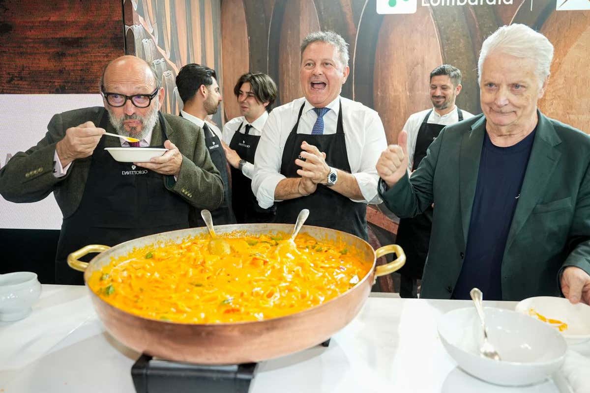 Vinitaly Massari, Gritti e Zanella premiati come ambasciatori dell'eccellenza lombarda Vinitaly Massari, Gritti e Zanella premiati come ambasciatori dell'eccellenza lombarda