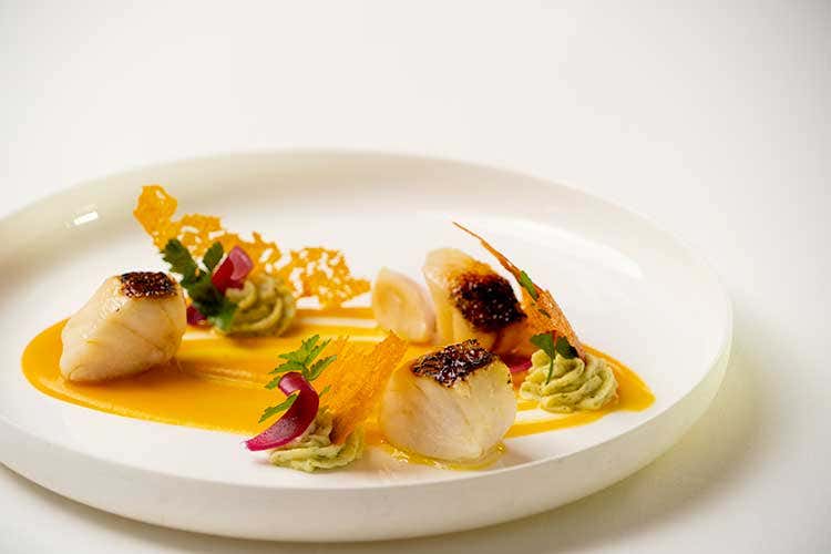 Il baccalà di luccio perca di Maurizio Serva - Mantenere il verde delle erbette? Maurizio Serva raffredda l'olio evo