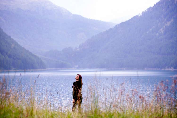 Positivi gli effetti che il contatto con la foresta porta al corpo e alla mente - I bagni nella foresta al Preidlhof La nuova frontiera del benessere