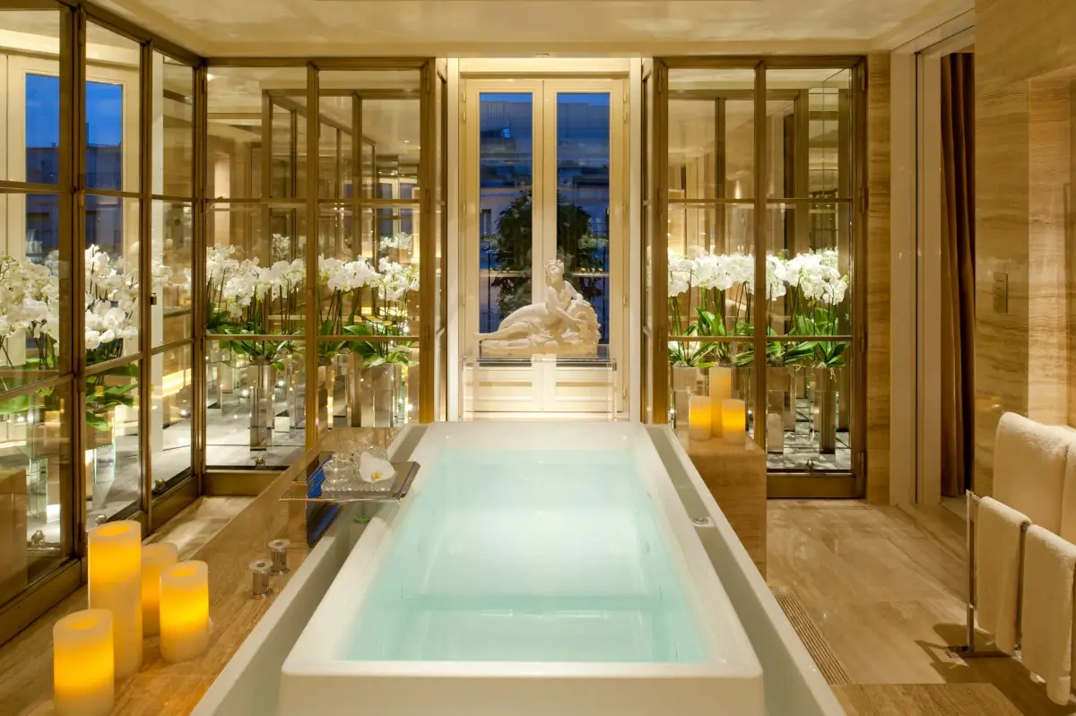 Eleganza parigina Bagni d'hotel, un po' di pi&ugrave; che una passione. Per molti &egrave; il salotto dell'anima