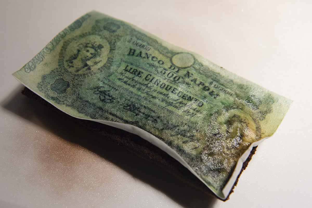 Banconota, il dolce di Ristorante Red Da banca a hotel: la storia del Palazzo BN di Lecce