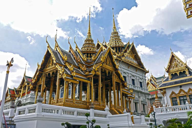 Viaggio tra i 10 palazzi più lussuosi e belli del mondo Viaggio tra i 10 palazzi più lussuosi e belli del mondo