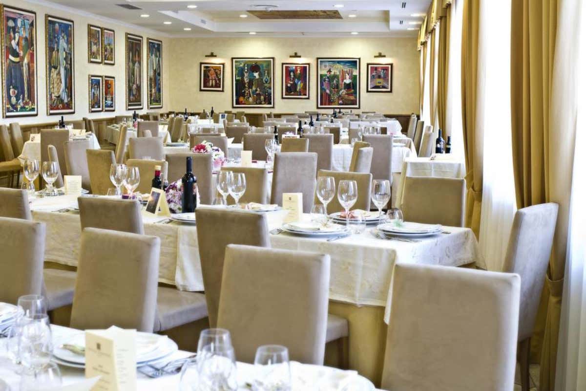 La sala del Ristorante Hotel Barbieri di Altomonte (Cs) Natale e Capodanno a Cosenza: da finire