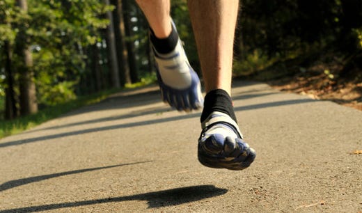 Correre “senza scarpe”? Più salute e meno infortuni - Italia a Tavola