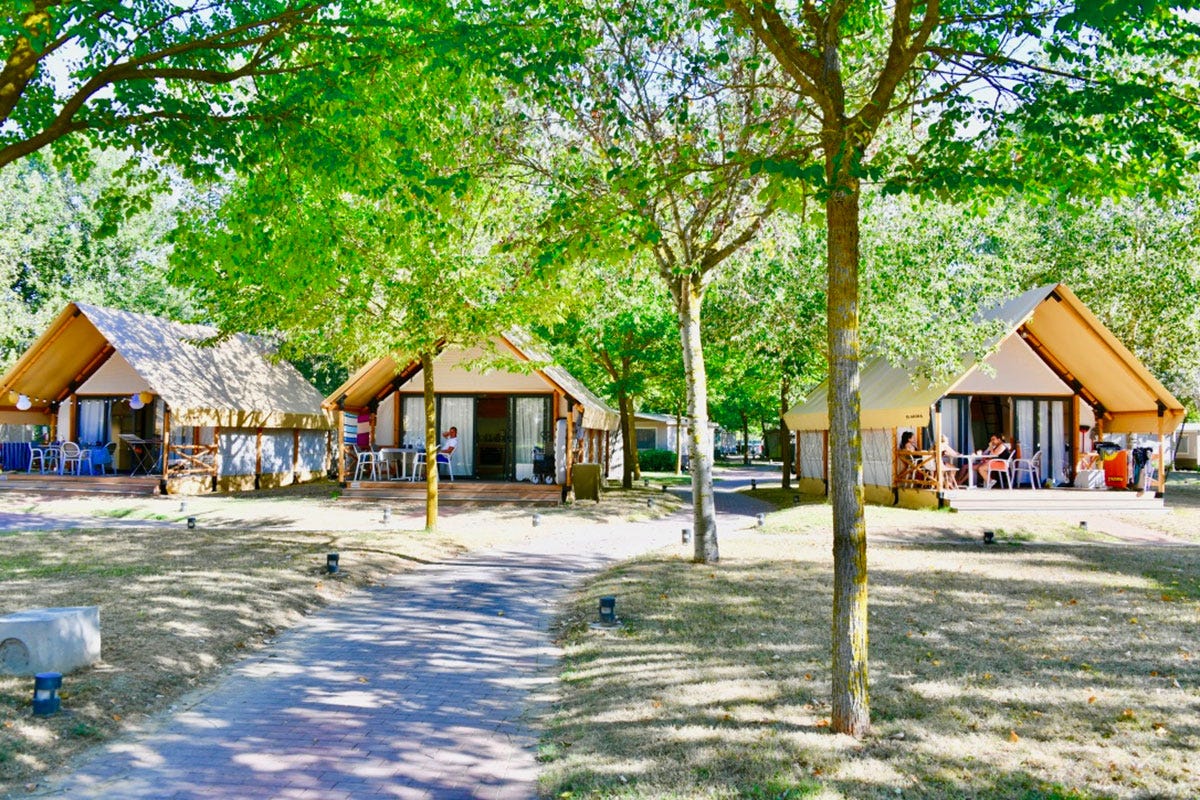 Barricata, glamping Safari Loft Isamar Holiday Village firma il turismo open air di alta gamma