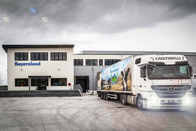 Bayernland all'interporto di Verona - Bayernland Italia festeggia 50 anni garantendo la qualit&agrave; di sempre