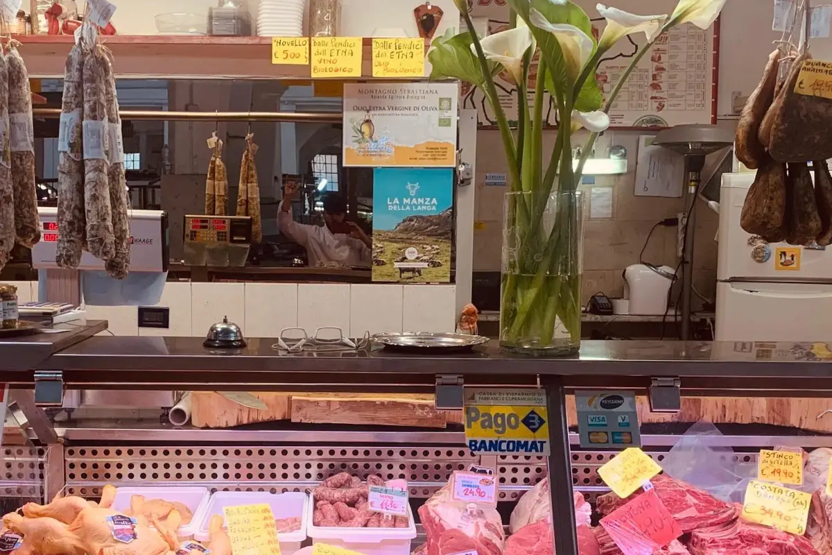 La macelleria Bayslach&nbsp; Tour &ldquo;gastro-politico&rdquo;, dove mangia a Roma la destra di Giorgia Meloni