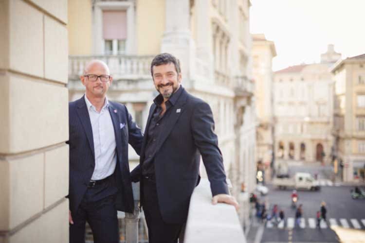 Franco e Mauro Bazzara - L'Italia all'estero, Bazzar non ci sta:  «Il nostro è un Paese meraviglioso»