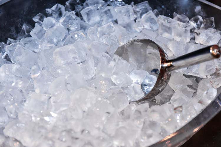 Bbc, scatta l’allarme ghiaccio alimentare In Italia il manuale per la sana produzione Bbc, scatta l’allarme ghiaccio alimentare In Italia il manuale per la sana produzione