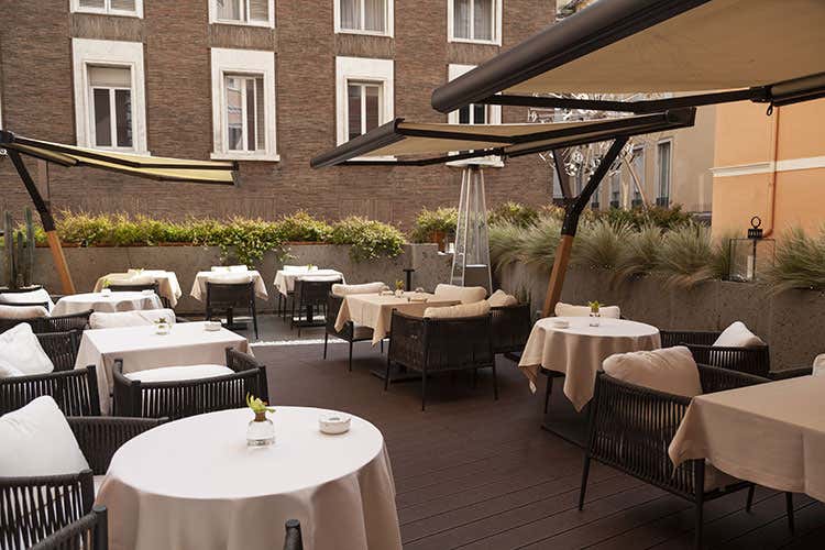 La terrazza del bistrot Donna E. - Bed and dinner e frozen delivery Il nuovo linguaggio dei ristoranti