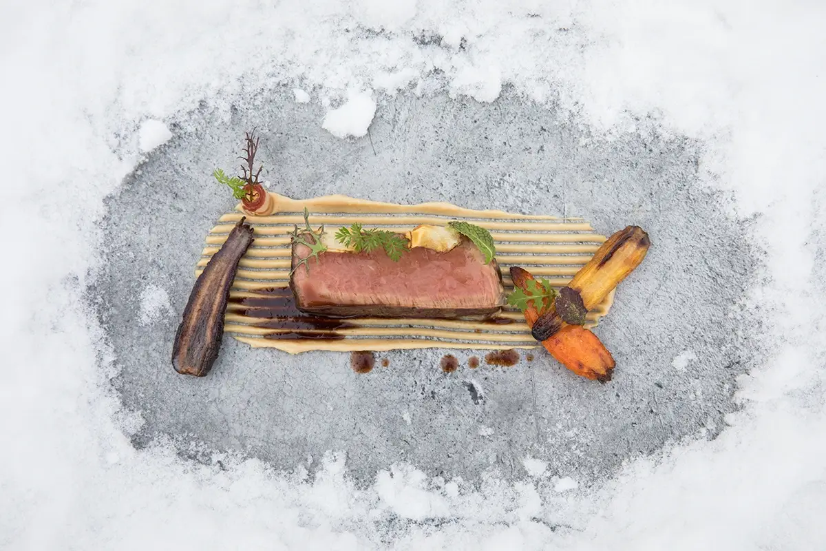 Il rinomato manzo del cuore delle Dolomiti &egrave; il protagonista assoluto Sciatori amanti della carne? In Val d&rsquo;Ega all&rsquo;assaggio del manzo delle Dolomiti