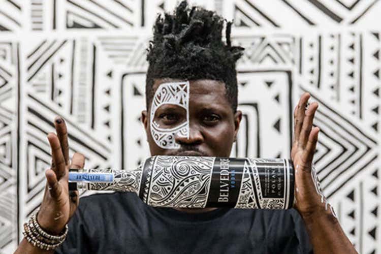 (Belvedere Vodka limited edition Laolu Senbajo ridisegna la bottiglia)
